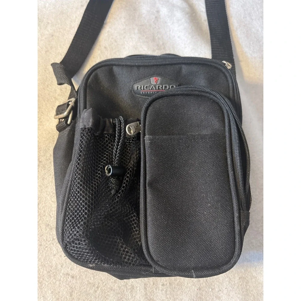 Ricardo Beverly Hills Crossbody Bag Mens Small Black Excellent Utility Travel